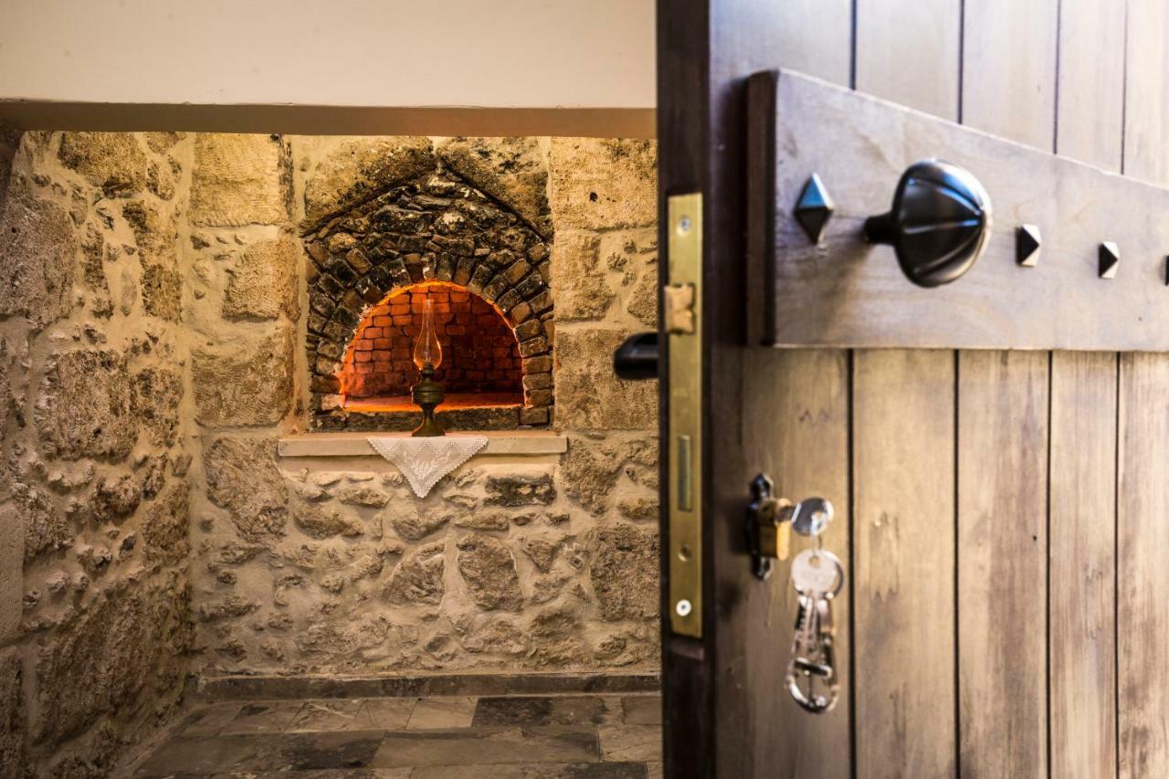Вілла Nepheli Stone House Platanos  Екстер'єр фото